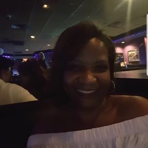 Meet your Posher, Leslie